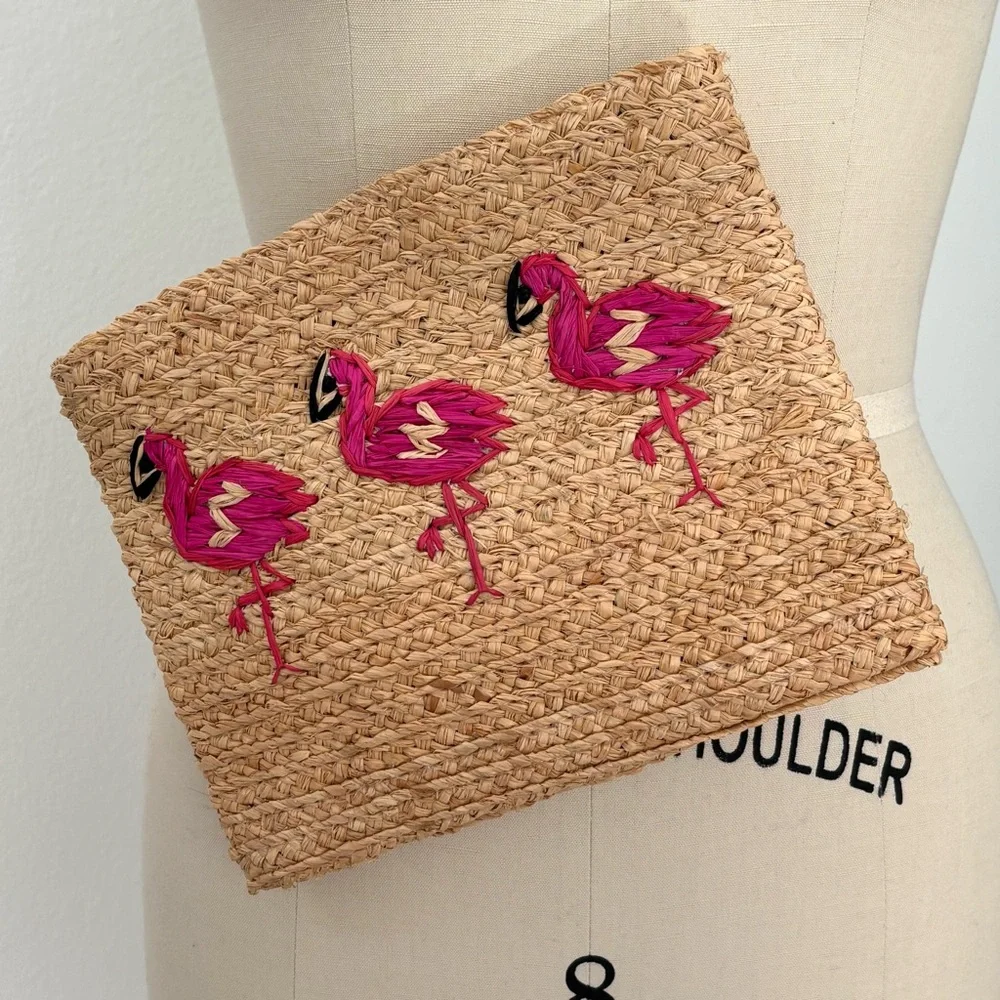 Buji Baha Raffia Flamingo Clutch NWOT Whimsical Pink Birds Magnetic Snap Closure